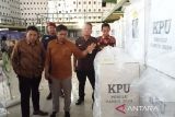 KPU RI memastikan proses pengemasan logistik pemilu selesai 1 Februari