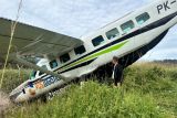 Pesawat Smart Air dari Timika tergelincir saat mendarat di Bandara Aminggaru Puncak