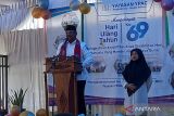 Penjabat Gubernur Provinsi Kepulauan Bangka Belitung, Safrizal ZA memberi kata sambutan di Hari Ulang Tahun (HUT) ke-69 Yayasan Pembinaan Anak Cacat (YPAC) Kota Pangkalpinang, Rabu (7/2/2024). ANTARA FOTO/Aprionis