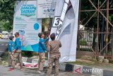 Tim gabungan Temanggung bersihkan alat peraga kampanye
