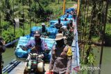 Distribusi logistik pemilu ke daerah 3T di Pesbar dikawal ketat Polri dan TNI