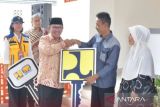 Kementerian PUPR serahkan kunci rumah relokasi tahap III di Cianjur