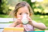 Konsumsi susu yang tepat untuk nutrisi dan jaga daya tahan tubuh anak saat puasa