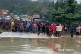 Banjir, jalan Nasional Jambi-Padang lumpuh total
