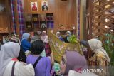 Produk UMKM Dekranasda Makassar diminati pengunjung Inacraft 2024 di JCC