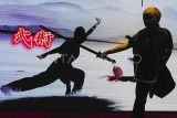 Penari melakukan atraksi gerakan Wushu saat Festival Cap Go Meh 2024 di Pasar Jambi, Jambi, Sabtu (2/3/2024). Kegiatan yang dilakukan guna memeriahkan perayaan Imlek itu menampilkan atraksi budaya khas Tionghoa dan lokal setempat. ANTARA FOTO/Wahdi Septiawan/YU