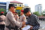 Kapolresta Bandarlampung berikan penghargaan kepada karyawan SPBU gagalkan aksi begal