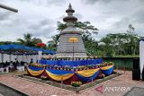 Dibangun, replika catra puncak Candi Borobudur