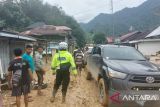 Akses jalan Sumbar-Bengkulu dibuka secara terbatas setelah jalan jembatan amblas