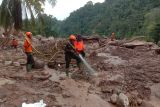 Basarnas Padang perpanjang operasi pencarian korban bencana di Pesisir Selatan