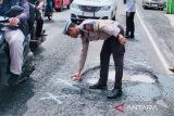 Polres Batang minta pihak terkati percepat perbaikan jalan berlubang