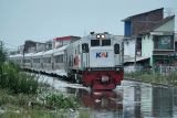 Banjir surut, Jalur Pantura Semarang bisa dilintasi KA