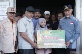 Gubernur Mahyeldi Salurkan 220 Ton Beras Cadangan Pangan untuk Warga Pessel Terdampak Banjir dan Longsor