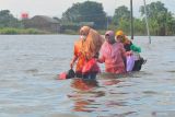 Gizi pengungsi banjir Kudus, Jateng, selama Ramadhan terpenuhi