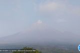 Gunung Semeru Jatim erupsi lagi dengan letusan setinggi 500 meter