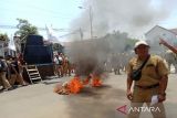 Ratusan perangkat desa Batang demo tuntut gaji insentif