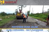 Sering dikeluhkan warga, empat ruas jalan provinsi menuju Batusangkar diperbaiki