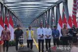 Duplikasi Jembatan Kapuas I dongkrak konektivitas daerah, beber Presiden