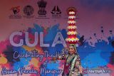 Seniman asal India menampilkan tari Bhavai saat perayaan Holi di Denpasar, Bali, Minggu (24/3/2024). Festival warna yang mengusung tema Gulal tersebut diselenggarakan Konsulat Jenderal India untuk menandai 75 tahun hubungan diplomatik India-Indonesia. ANTARA FOTO/Nyoman Hendra Wibowo/wsj.