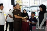 Kejati Kepri distribusikan 1.500 kartu identitas anak di LKSA