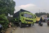 Truk tabrak tiga kendaraan di Jalan Transyogi Cibubur-Bogor