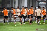 Timnas Indonesia berlatih taktik untuk persiapan AFF U-16