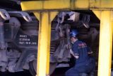 Perawatan lokomotif jelang mudik Lebaran 2024