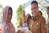 Pemkot Palu serahkan bantuan sembako Baznas kepada sebanyak 200 pemulung