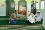 PLN Icon Plus Regional JBT serahkan wakaf mushaf Al-Qur'an