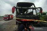 Bus hangus terbakar di gerbang tol Tegal