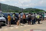 Mobil tak kunjung masuk kapal, pemudik protes keras