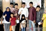 Wawako Solok serahkan santunan untuk anak yatim dan duafa