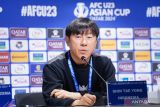 Shin Tae-yong turunkan lima bek pada laga perdana kontra Qatar