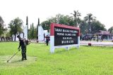Personel Lanud Sam Ratulangi gotong royong bersihkan TMP Kairagi