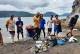 Penikmat Festival Bale Nagi 2024 kumpulkan 100 kg sampah laut di Larantuka