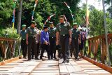 Kodam Diponegoro bangun jembatan penghubung dua dusun di lereng Merbabu