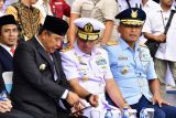 Pj Gubernur Sulsel serahkan penghargaan kepada Lantamal VI Makassar