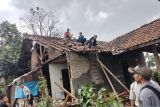 61 rumah rusak akibat puting beliung di Cimaung Bandung