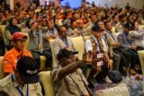 Peserta mengikuti pembukaan Rakornas BNPB di Hotel Pullman, Bandung, Jawa Barat, Rabu (24/4/2024). Rakornas BNPB tersebut bertemakan pengembangan teknologi dan inovasi dalam penanggulangan bencana. ANTARA FOTO/Raisan Al Farisi/agr