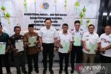 Menteri AHY serahkan sertipikat tanah wakaf dan aset di Sulteng