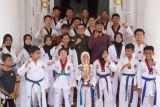 Harumkan nama Tanah Datar dikancah Nasional, atlet taekwondo dijamu Bupati Eka Putra