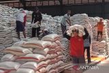 Bulog Cirebon sudah serap 19.864 ton beras petani hingga April