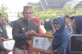 Pemkab Luwu beri penghargaan kepada sekolah berprestasi