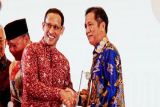 Pj Bupati Barut terima penghargaan dari Menteri Dikbudristek
