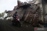 Foto - 3.614 unit rumah warga di Tagulandang rusak