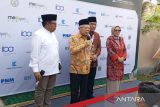 Tampak lebih muda kenakan batik motif Tanara, kelakar Wapres