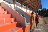 Pemkab Natuna bangun tribun mini di lapangan bola Sri Serindit