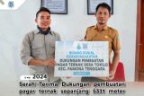 CSR Poso Energy bantu material pembuatan pagar ternak di Desa Tokilo