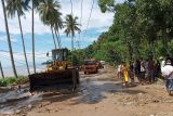 Akses jalan Trans Sulawesi di Parimo terputus akibat banjir