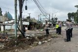 Polisi olah TKP bus terguling di Ciater tewaskan 11 orang